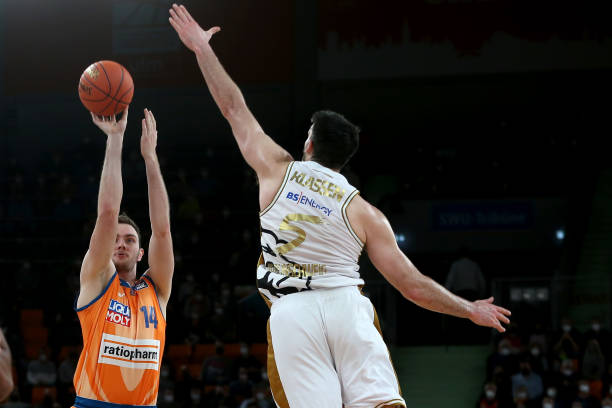 防守表现也 防守表现也