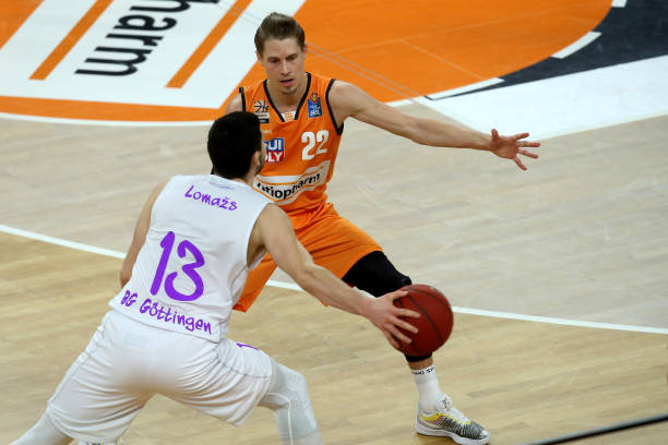 仍将精彩纷 仍将精彩纷